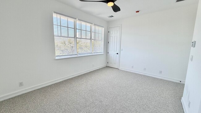Building Photo - 810 3rd Ave N