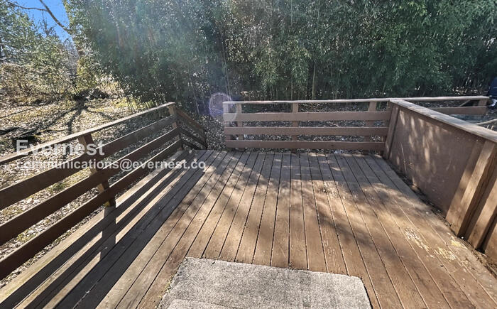 Building Photo - 1346 Vivian St SW