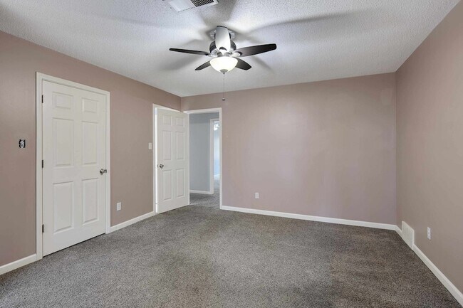 Building Photo - 979 Welbeck Cove