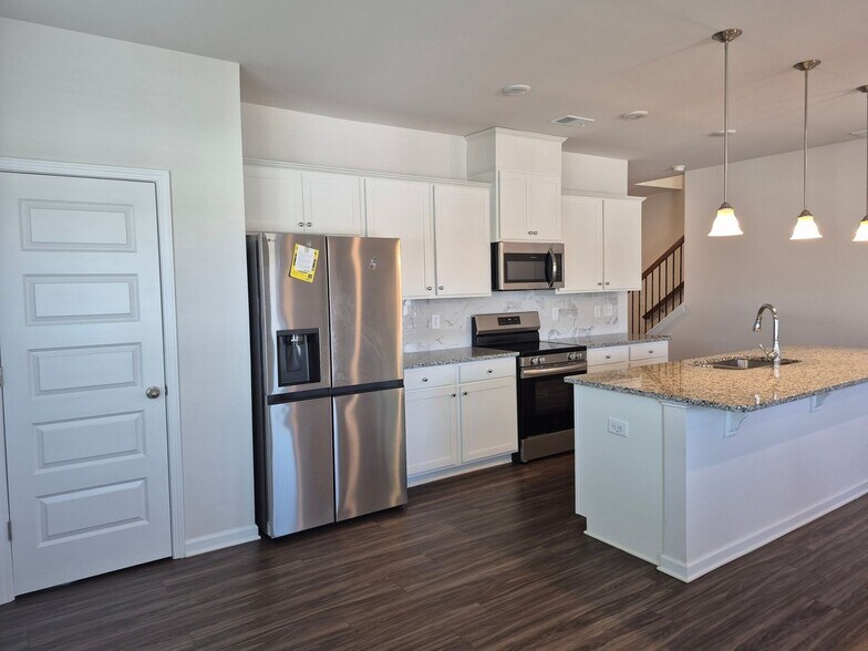 Building Photo - 618 Blaven St