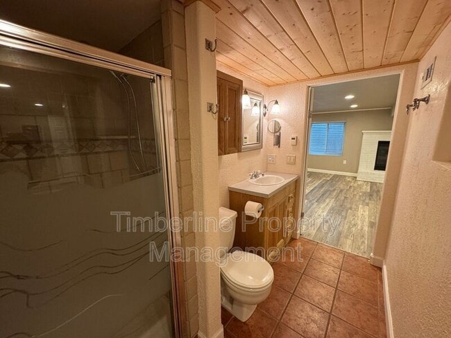 Building Photo - 203 Saddlemountain Rd