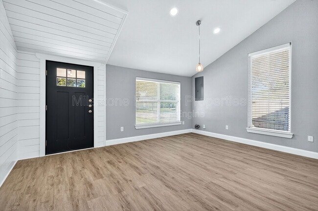 Building Photo - 1803 W Hull St