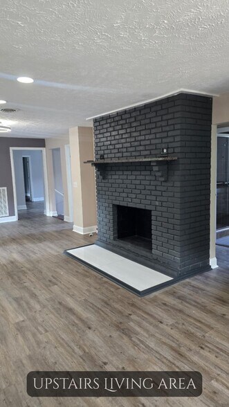 Building Photo - 3169 Earhart Rd