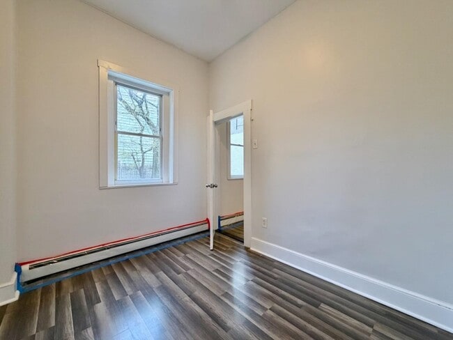 Building Photo - 592 Palisade Ave