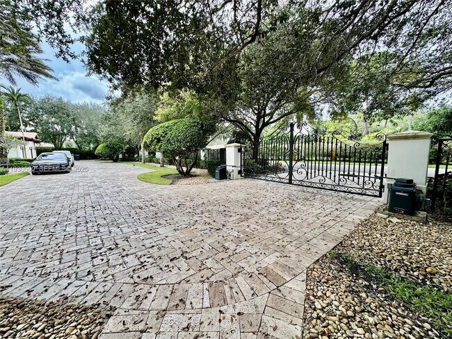 Building Photo - 6180 SW 132nd St