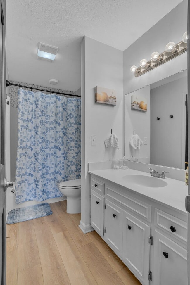 Building Photo - 4001 Anderson Rd