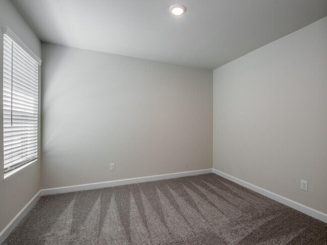 Building Photo - Built in 2022 and waiting for you to move right on in!