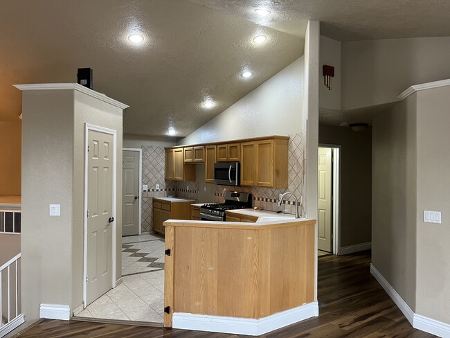 Building Photo - 8776 W Mediterranean Ct