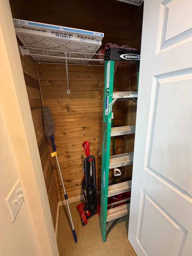 Building Photo - 327 Commonwealth Ave