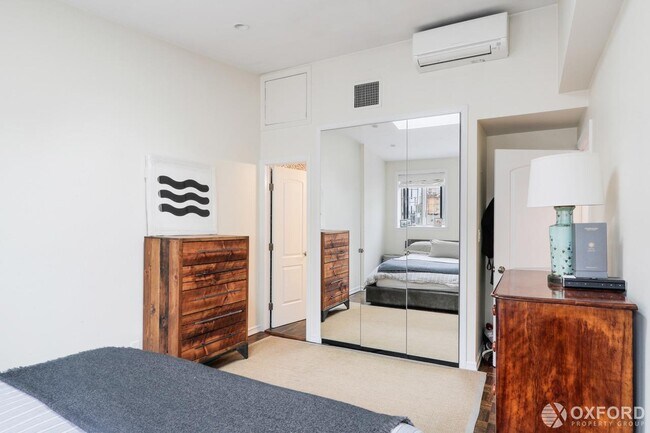 Building Photo - 148 Waverly Place