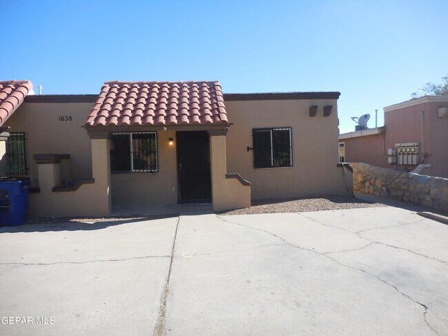 Primary Photo - 1638 Rick Rhodes Dr