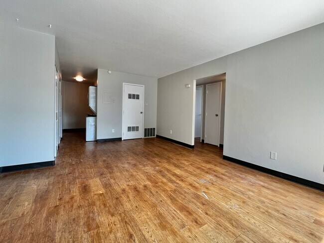 Interior Photo - NShields632 (KC-LN)