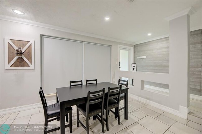 Building Photo - 9200 SW 51st Pl