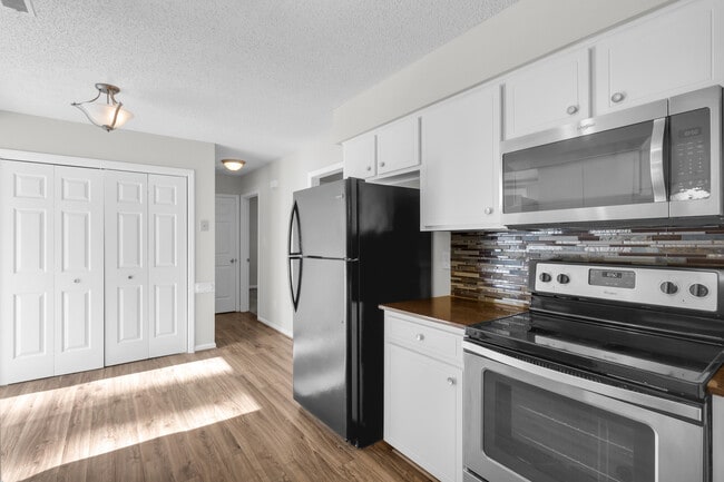 Building Photo - 2803 Currituck Ct