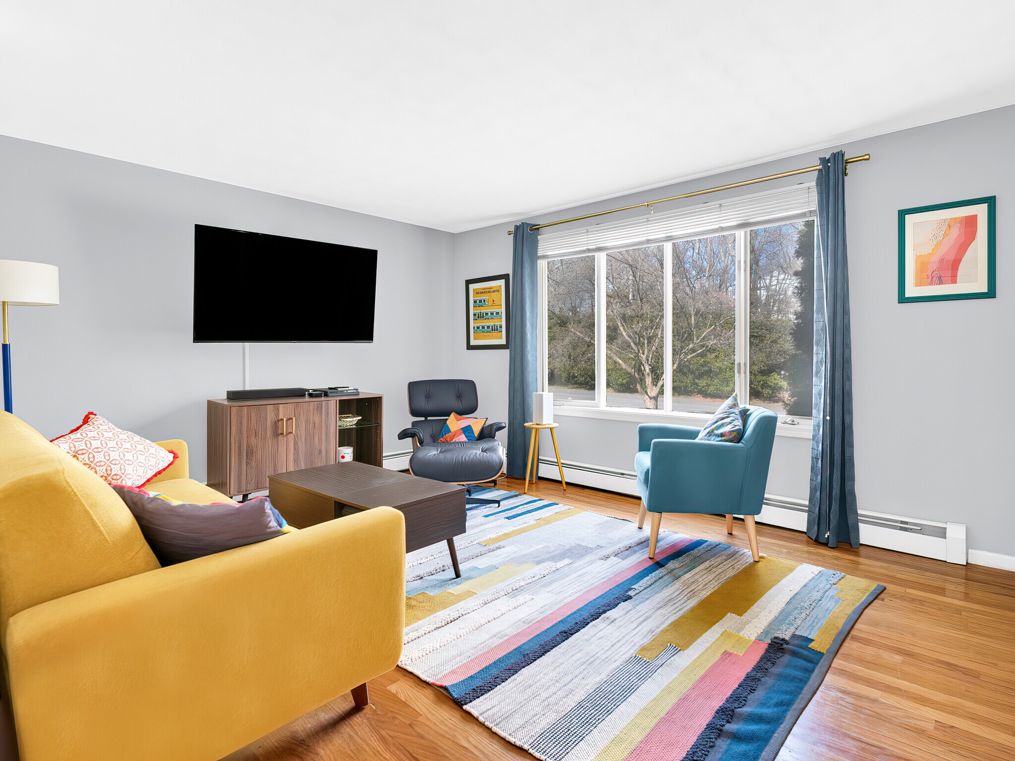 Building Photo - 32 Hamlin Ave