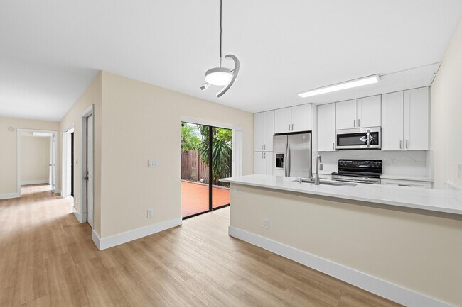 Building Photo - 8337 N Coral Cir