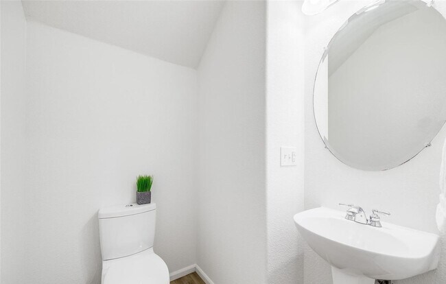 Building Photo - Updated 2BD, 2.5BA Townhome in Centennial ...