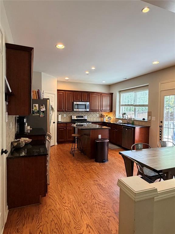 Building Photo - 1695 Montcliff Dr