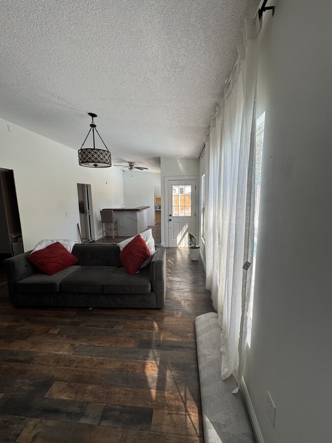 Building Photo - 16008 Sagebrush Rd