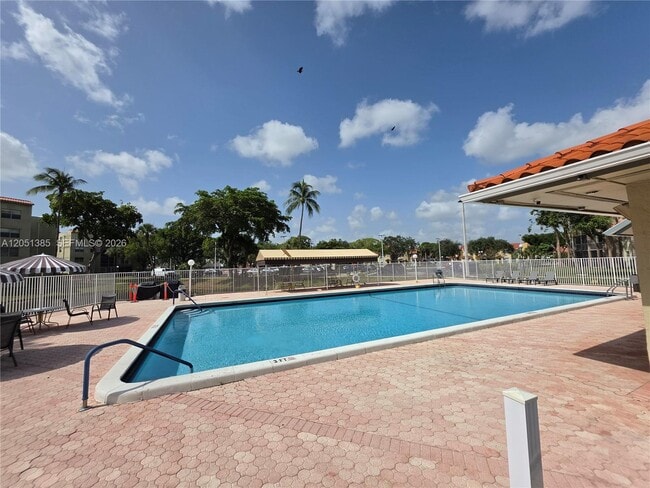 Building Photo - 1820 SW 81st Ave