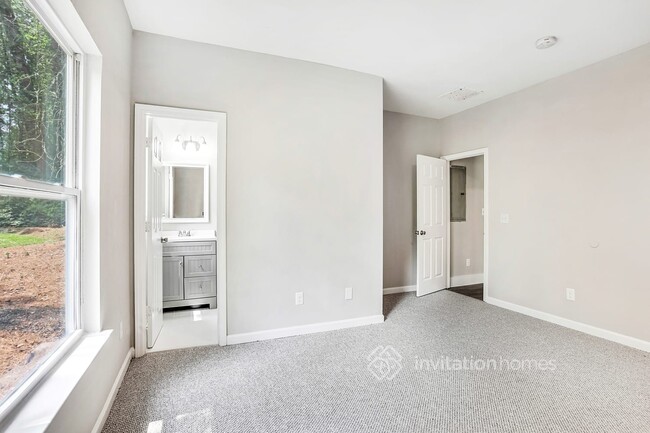 Building Photo - 3986 Bakers Ferry Rd SW