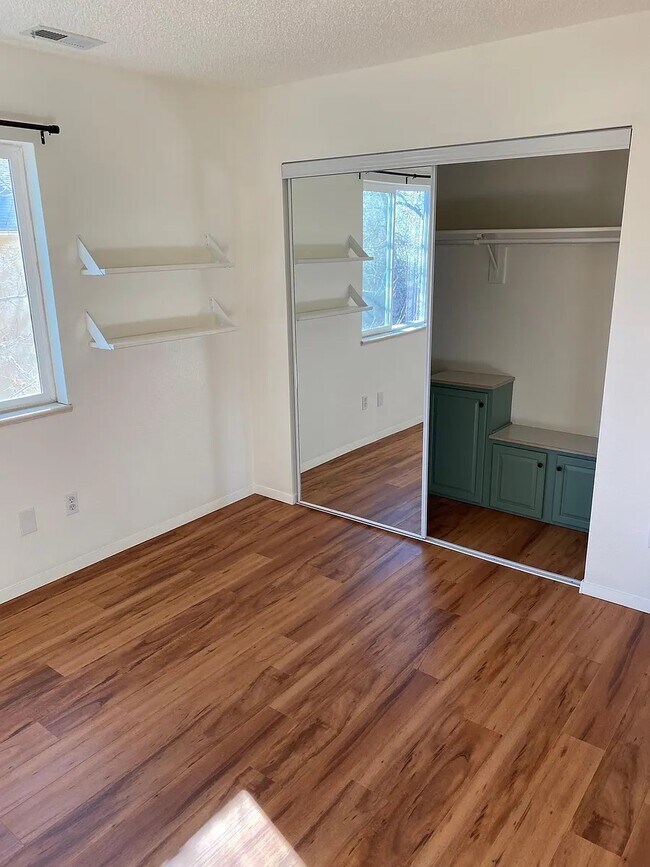 Building Photo - Riverbend Fourplex