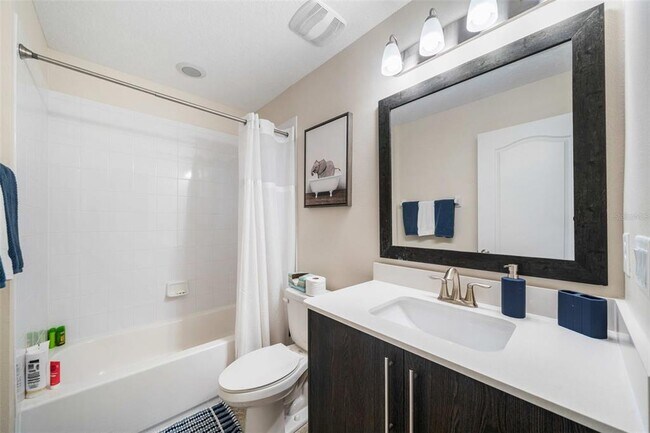 Building Photo - 199 Macaulay's Cv