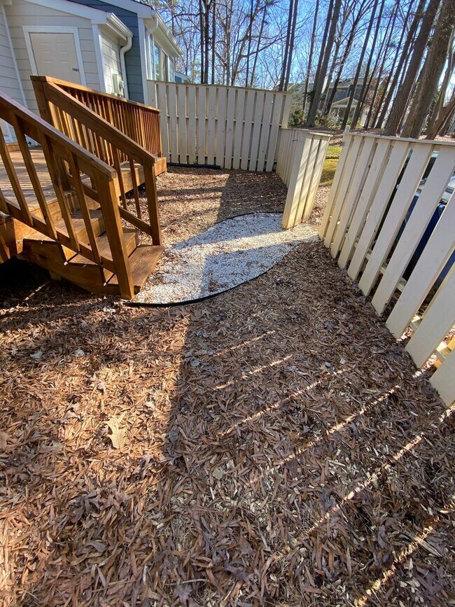 Building Photo - 838 Green Ridge Dr