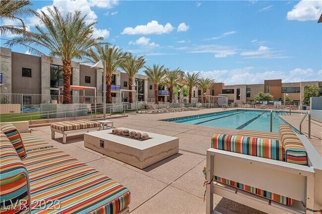 Building Photo - 353 E Bonneville Ave