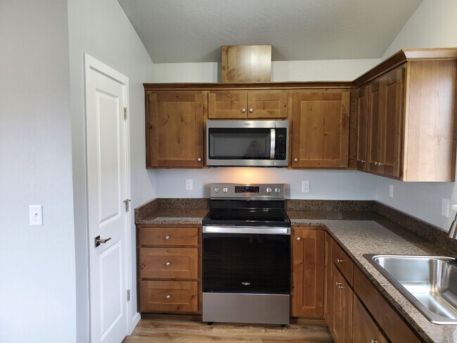 Building Photo - 224 Cheryl Ln