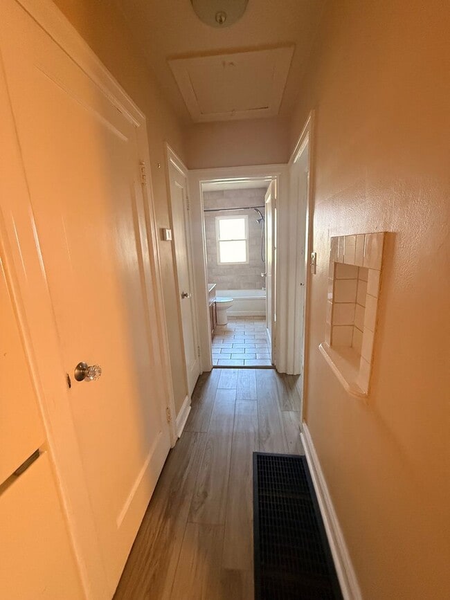 Building Photo - 932 Negley Ave