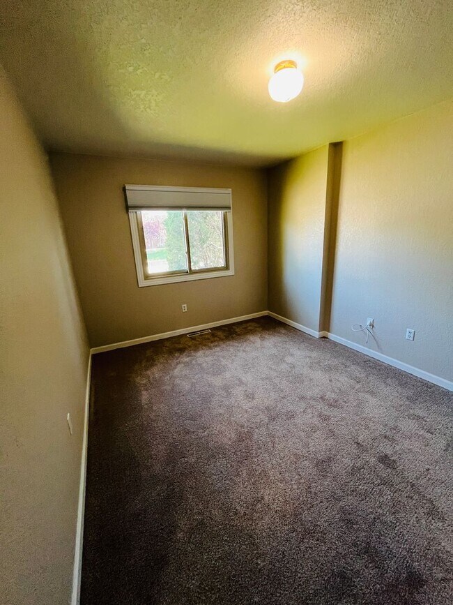 Building Photo - Beautiful 5 bed/3 Bath Home in Heights