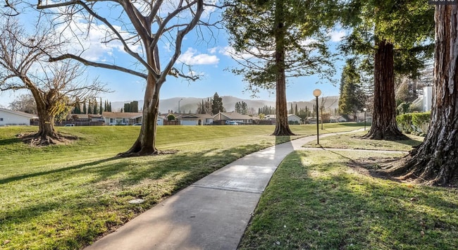 Building Photo - 7551 Maywood Dr