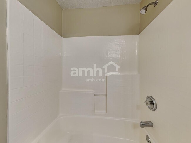 Building Photo - 388 Shady Oak Cir