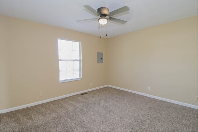 Building Photo - 371 Peabody Dr