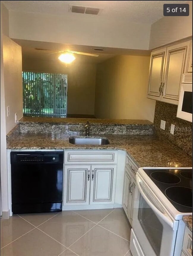 Building Photo - 4739 Myrtle Oak Dr