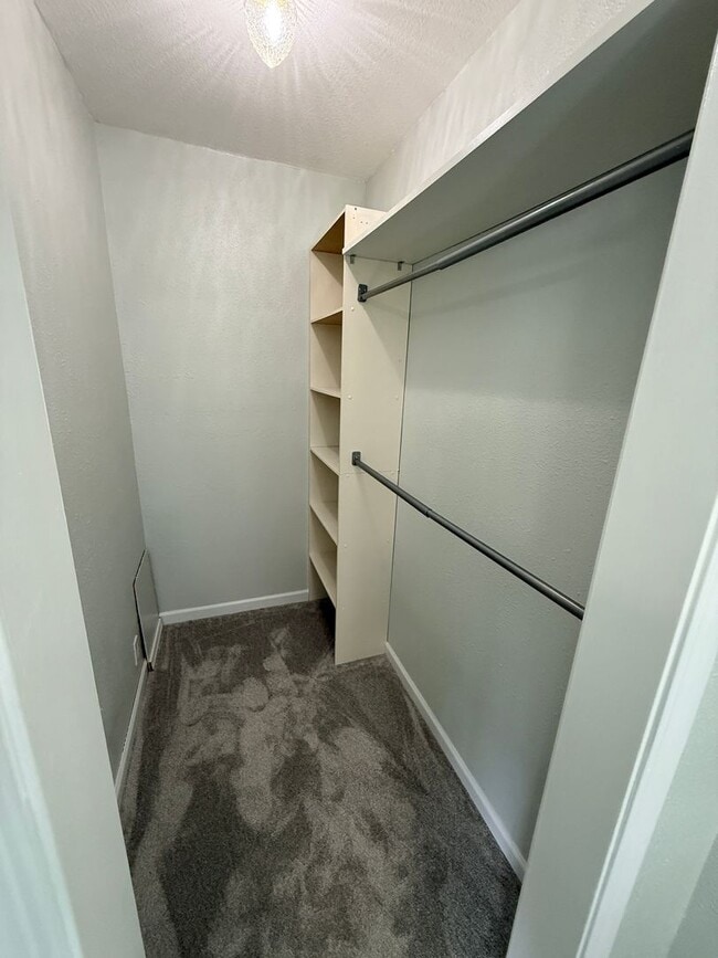Building Photo - Newly renovated 1892sqft 4-bedroom, 3-bath home in Portland,