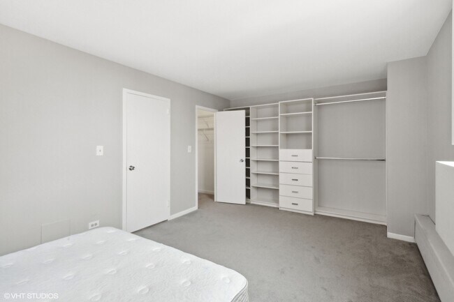 Building Photo - 1516 Hinman Ave