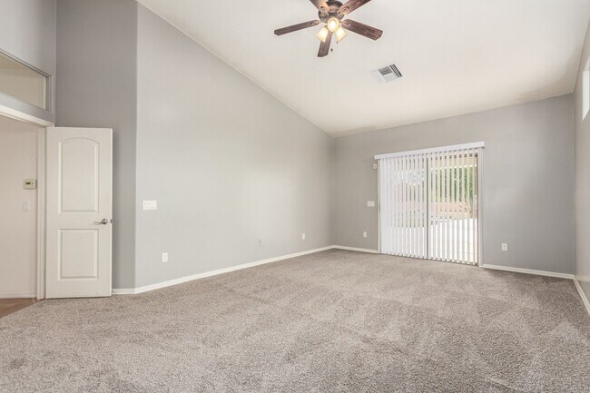 Building Photo - 10335 N Tall Cotton Dr