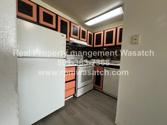 Building Photo - 306 E 700 S