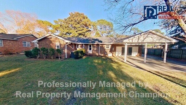 Building Photo - Updated 3 BD/2BA Home w/Spacious Rooms and...