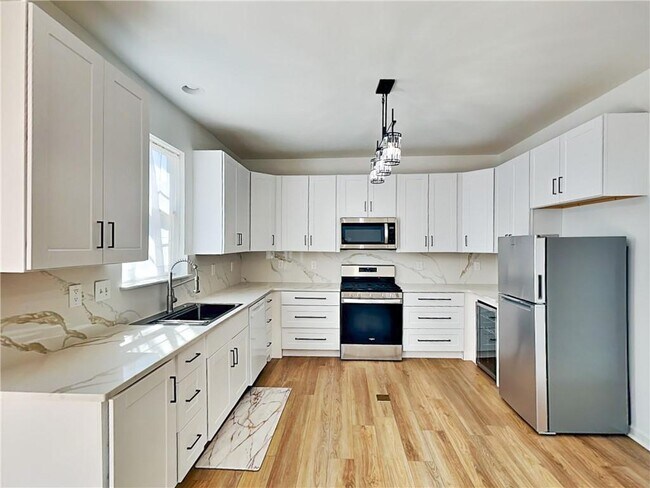Building Photo - 515 Bigelow Ct