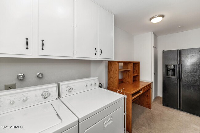 Building Photo - 10303 W Prairie Hills Cir
