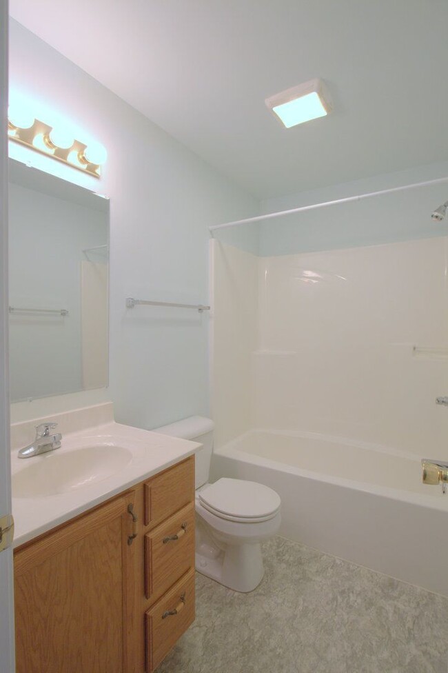 Building Photo - 4-Bedroom 2-Bath Home near Downtown Champa...