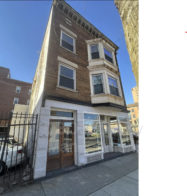 Primary Photo - 262 Washington Ave