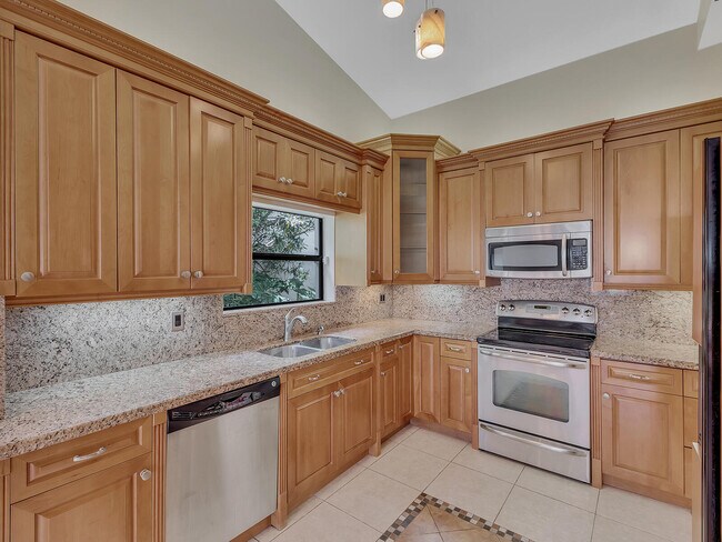 Building Photo - 7747 Villa Nova Dr N