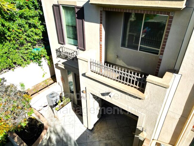 Primary Photo - 5049 Mosaic Ct