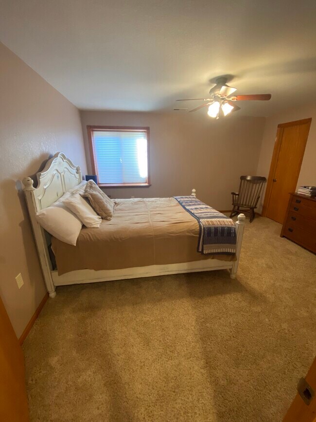 Building Photo - 11907 W Jewell St