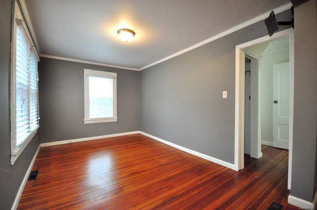 Building Photo - 22 Highland Ave