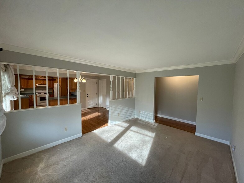 Building Photo - 6217 Aragon Dr